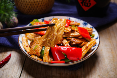 美味农家家常菜辣椒腐竹炒肉片