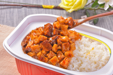 方便米饭盖浇饭笋子烧牛肉