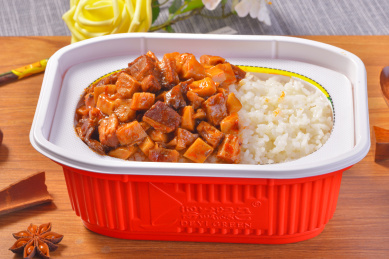 方便米饭盖浇饭笋子烧牛肉