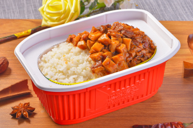 方便米饭盖浇饭笋子烧牛肉