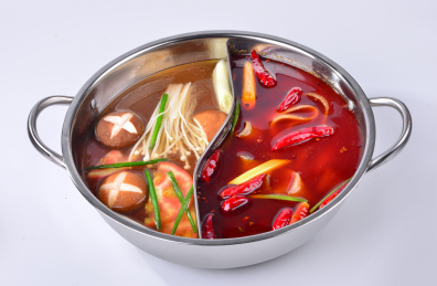 四川传统菌汤牛油鸳鸯火锅