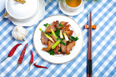 家常开蒜苗爆炒猪头肉小炒回锅肉