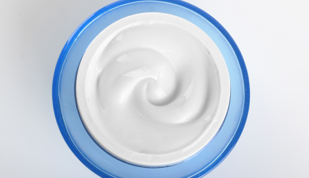 化妆品白色旋转膏体