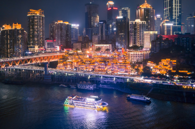 重庆城市著名地标洪崖洞夜晚江景