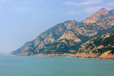 中国山东省青岛市崂山太清宫风景区海岸风光