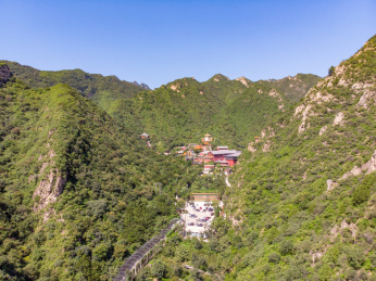 无人机航拍北京门头沟区白瀑寺风光