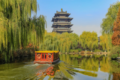 山东省济南市大明湖畔超然楼