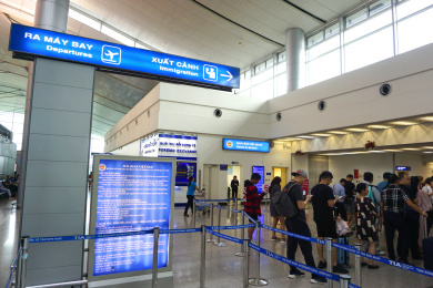 越南胡志明市新山一国际机场出发厅内景