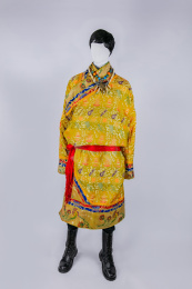 中国藏族男式绣花绸缎绵绒外套服饰 