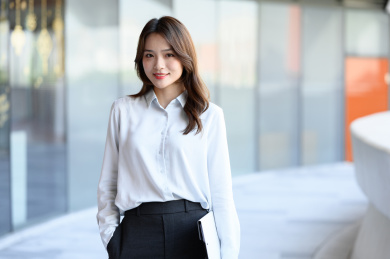 一个亚洲商务女士