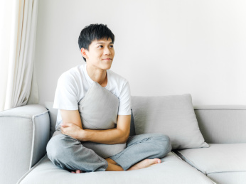 中国男性室内居家主题人像