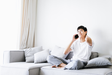 中国男性室内居家主题人像