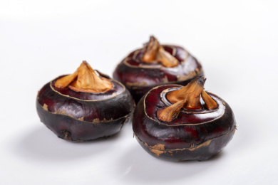 保健蔬菜水果荸荠马蹄摆放在桌面上