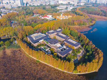 湖北武汉东湖听涛风景区深秋航拍风光