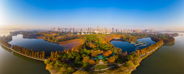 湖北武汉东湖听涛风景区深秋航拍风光