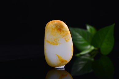 中国玉雕工艺品，白玉精品把玩件