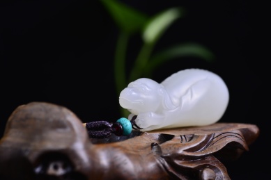 中国玉雕工艺品，白玉精品把玩件