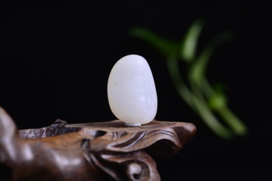 中国玉雕工艺品，白玉精品把玩件