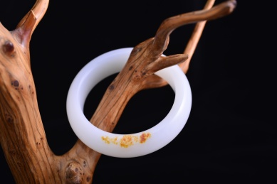 中国玉雕工艺品，白玉精品把玩件