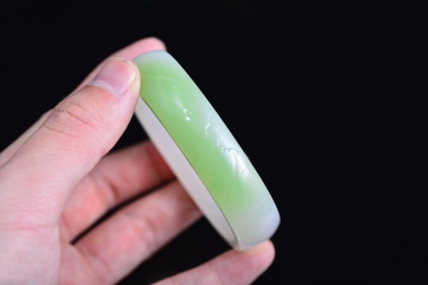 中国玉雕工艺品，白玉精品把玩件