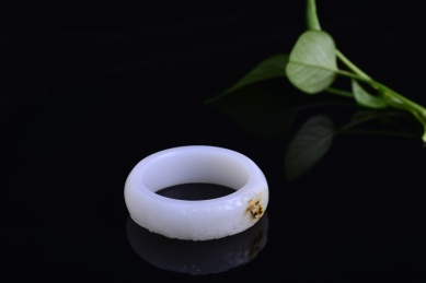 中国玉雕工艺品，白玉精品把玩件