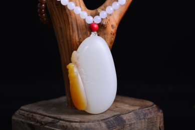 新疆和田玉，白玉挂件手把件