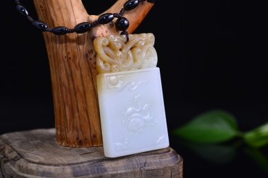 新疆和田玉，白玉挂件手把件