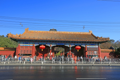 北京市景山公园南门