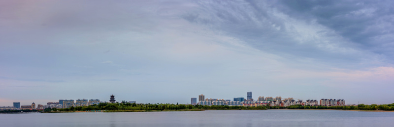 中国山东省东营市清风湖全景