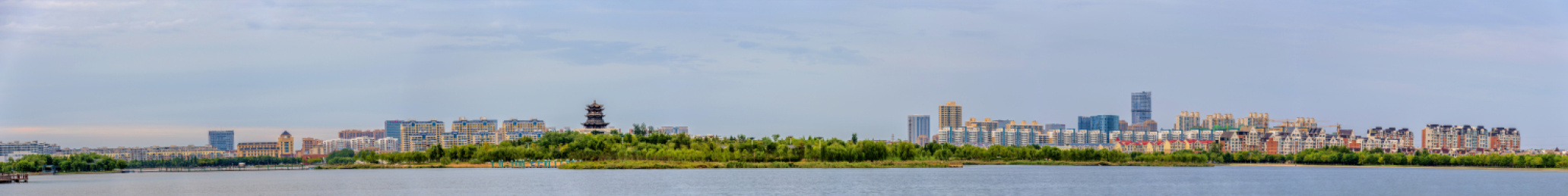 中国山东省东营市清风湖全景