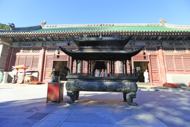 北京市门头沟区戒台寺大雄宝殿