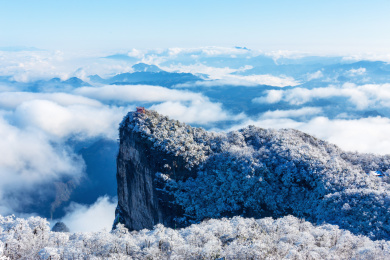 张家界天门山雪景