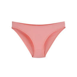 纯白背景中一条平铺的女式三角裤