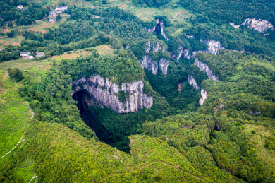 重庆武隆天坑天生三桥旅游景点