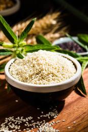 黑色碗装的白芝麻