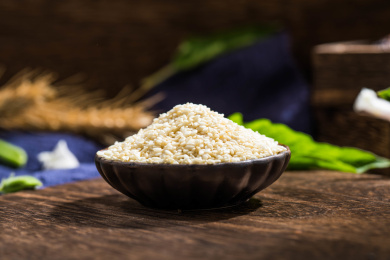 复古白碟装的白芝麻