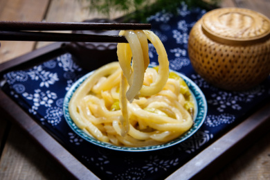 美味可口开胃菜泡椒凉拌猪皮