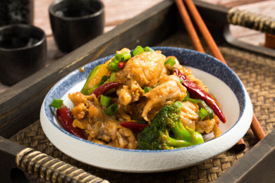 美味的菜品香辣牛蛙