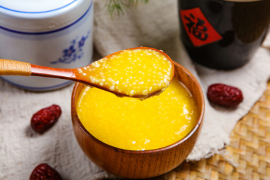 健康养胃营养小吃早点黄小米粥