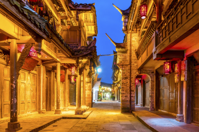 成都宽窄巷子夜景和老建筑内景