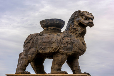 中国河北省沧州市狮城公园铁狮子雕塑