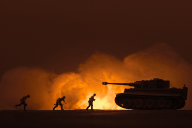 军事概念在硝烟中的沙盘士兵坦克