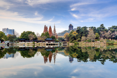 中国江苏省南京市绣球公园湖景