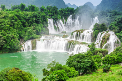 广西德天瀑布景观