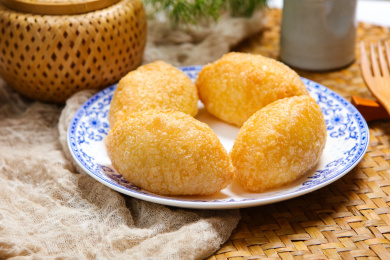 广式粤式传统早茶点心咸水角