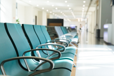 干净明亮的医院医疗机构座椅特写