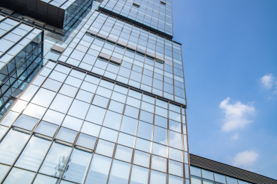 城市cbd办公楼密集的窗户玻璃幕墙