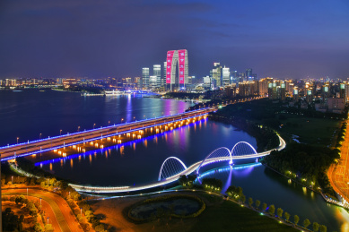 江苏苏州金鸡湖东方之门城市风光夜景