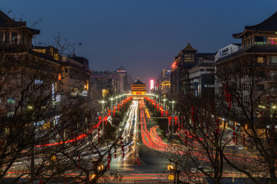 西安钟楼中轴线夜景
