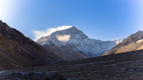 中国西藏喜马拉雅山脉珠穆朗玛峰远景